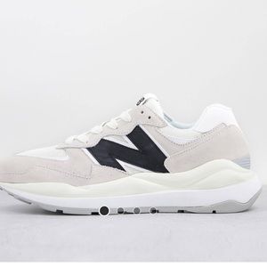 New balance 57/40 off white and black